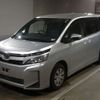 toyota voxy 2019 -TOYOTA--Voxy DBA-ZRR80G--ZRR80-0557704---TOYOTA--Voxy DBA-ZRR80G--ZRR80-0557704- image 1