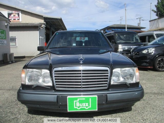 mercedes-benz e-class-station-wagon 1993 -MERCEDES-BENZ--Benz E Class Wagon E-124092--WDB124092-2F257917---MERCEDES-BENZ--Benz E Class Wagon E-124092--WDB124092-2F257917- image 1