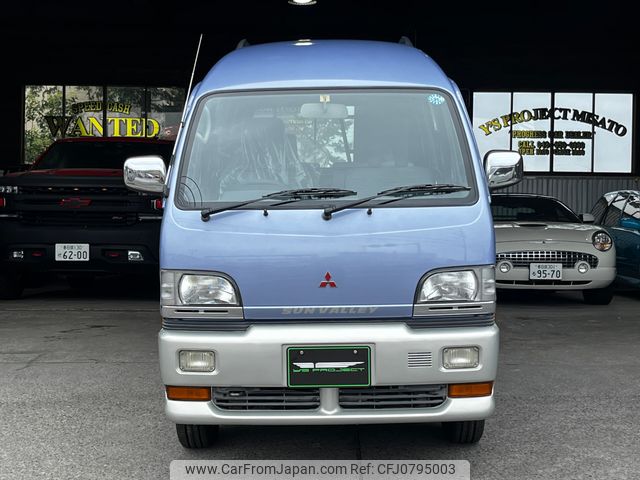 mitsubishi minicab-bravo 1996 41006e5d8f1bfa58fb8b961f923b42d8 image 2