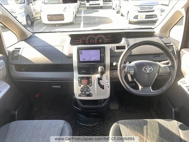 toyota voxy 2012 -TOYOTA--Voxy DBA-ZRR70W--ZRR70-0535332---TOYOTA--Voxy DBA-ZRR70W--ZRR70-0535332- image 2