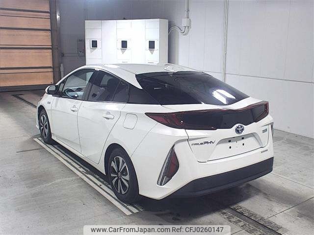 toyota prius-phv 2017 -TOYOTA--Prius PHV ZVW52-3029320---TOYOTA--Prius PHV ZVW52-3029320- image 2