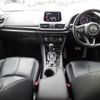 mazda axela 2017 CFJ1751426 image 2