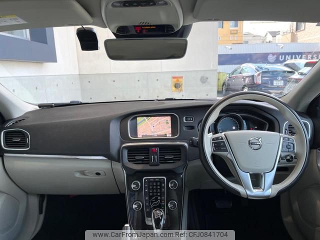 volvo v40 2017 quick_quick_MD4204T_YV1MVA8RDJ2456048 image 2