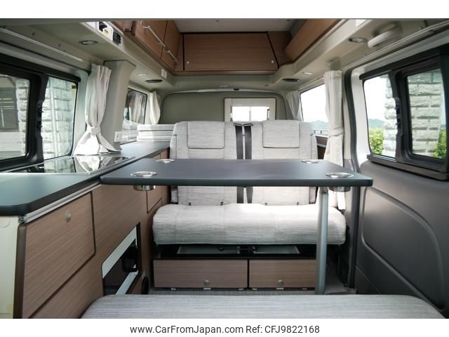 nissan nv350-caravan-van 2017 GOO_JP_700070921030240524002 image 2