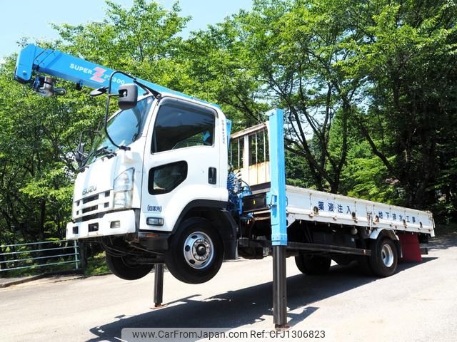 isuzu forward 2010 GOO_NET_EXCHANGE_0403477A30250618W001 image 1