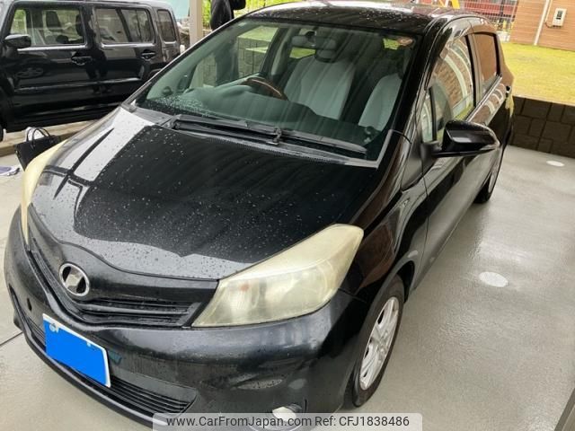 toyota vitz 2011 CFJ1838486 image 2