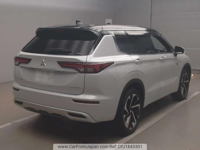 mitsubishi outlander-phev 2024 CFJ1843301 image 2