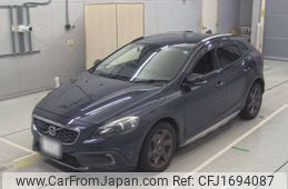 volvo v40 2013 CFJ1694087