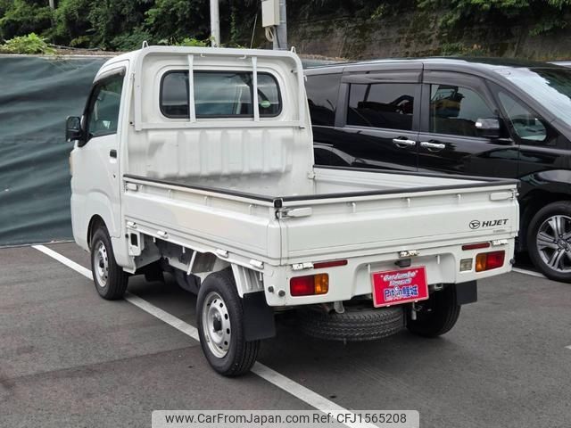daihatsu hijet-truck 2015 CFJ1565208 image 2
