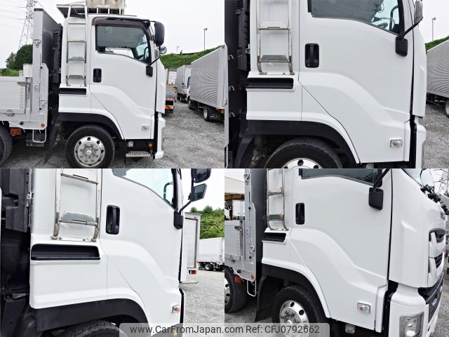 isuzu giga 2016 CFJ0792662 image 2