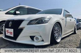 toyota crown-hybrid 2015 CFJ1774025