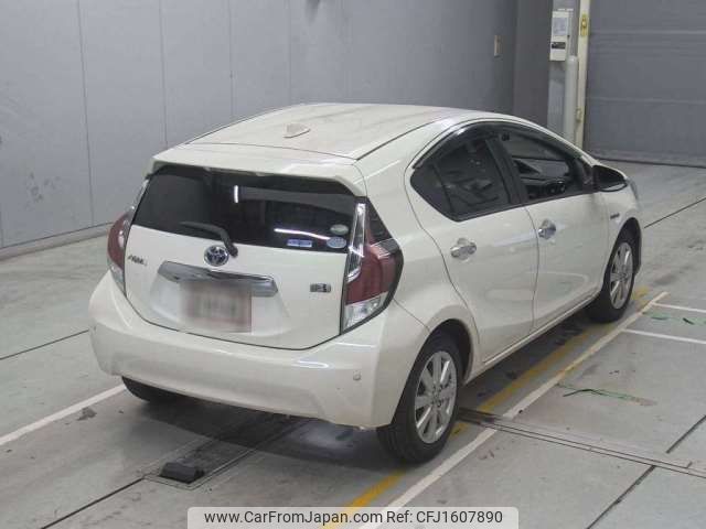 toyota aqua 2016 CFJ1607890 image 2