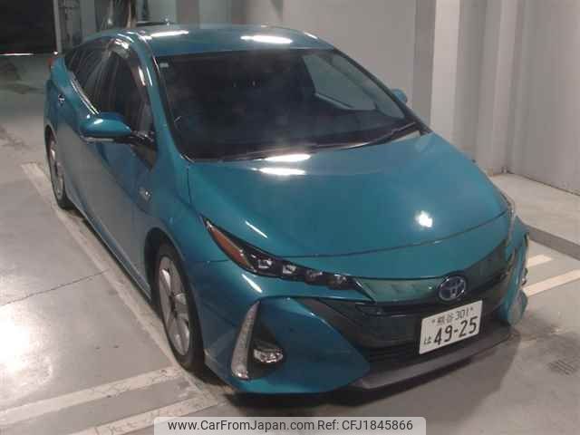 toyota prius-phv 2017 CFJ1845866 image 1