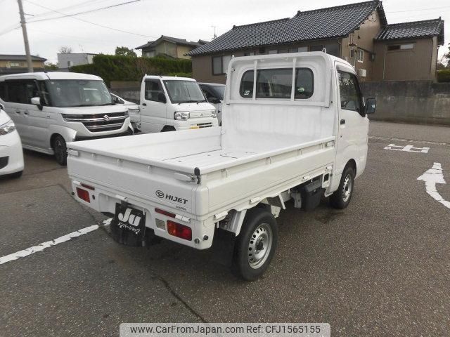 daihatsu hijet-truck 2018 CFJ1565155 image 2