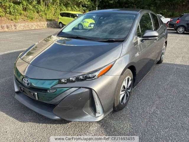 toyota prius-phv 2018 CFJ1693455 image 1