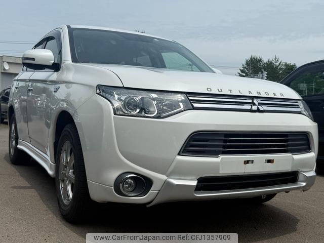 mitsubishi outlander 2014 GOO_JP_700090373030250630001 image 1