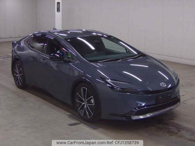 toyota prius 2023 quick_quick_6AA-MXWH65_MXWH65-4007875 image 1