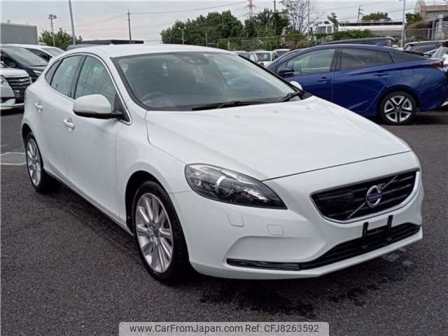 volvo v40 2016 -VOLVO--Volvo V40 DBA-MB4154T--YV1MV2920G2294607---VOLVO--Volvo V40 DBA-MB4154T--YV1MV2920G2294607- image 1