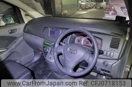 toyota isis 2010 BD25014A8446