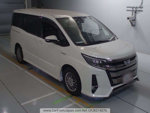 2017 Toyota Noah ZWR80W - Car Price $11,573