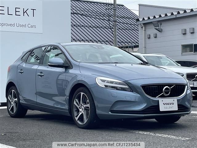volvo v40 2018 -VOLVO--Volvo V40 DBA-MB4154T--YV1MV2920J2499634---VOLVO--Volvo V40 DBA-MB4154T--YV1MV2920J2499634- image 2
