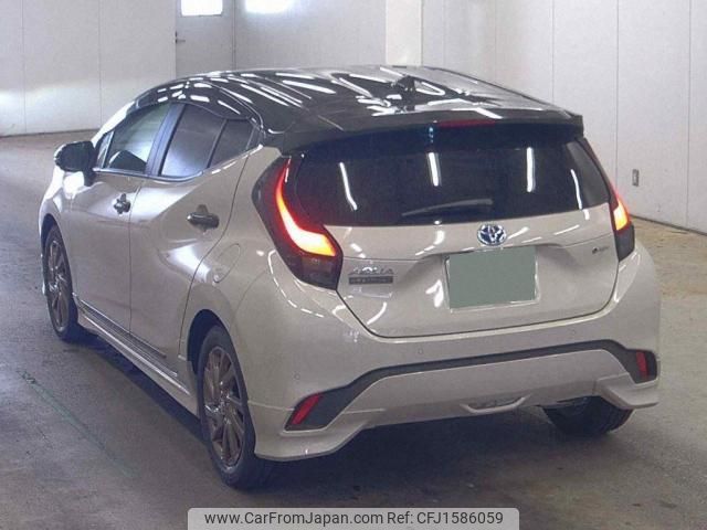toyota aqua 2025 CFJ1586059 image 2