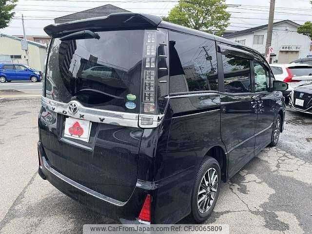 toyota voxy 2014 504928-923007 image 2