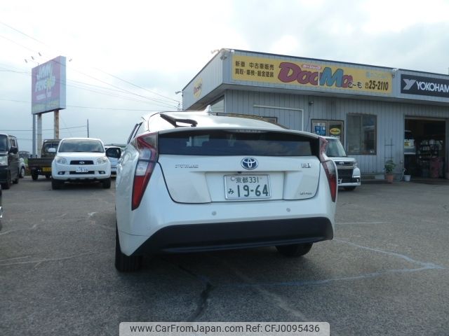 toyota prius 2018 -TOYOTA--Prius DAA-ZVW55--ZVW55-8058130---TOYOTA--Prius DAA-ZVW55--ZVW55-8058130- image 2