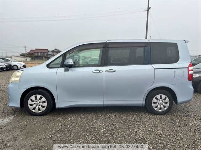 toyota noah 2011 NIKYO_KZ26774 image 2