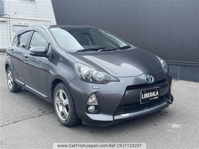 toyota aqua 2013 -TOYOTA--AQUA DAA-NHP10--NHP10-2257861---TOYOTA--AQUA DAA-NHP10--NHP10-2257861- image 1