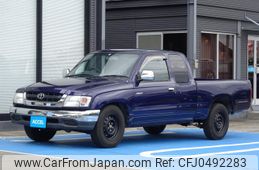 toyota hilux-sports-pick-up 2002 GOO_JP_700060001230240920003