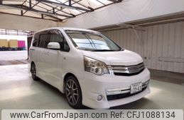 toyota noah 2013 ENHANCEAUTO_1_ea299241