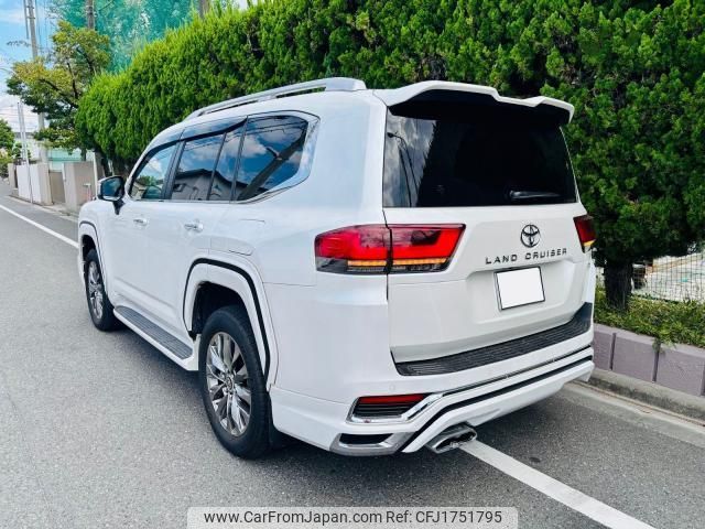 toyota land-cruiser 2023 CFJ1751795 image 2