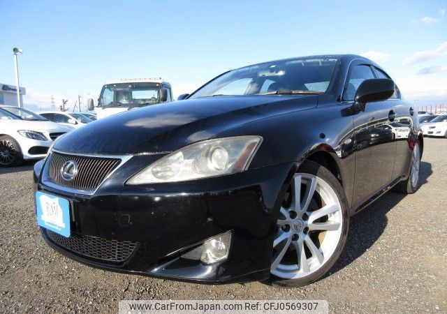 lexus is 2005 REALMOTOR_N2024120101F-24 image 1