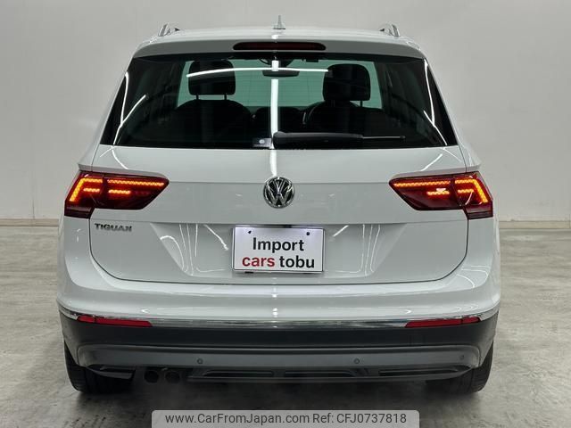 volkswagen tiguan 2018 -VOLKSWAGEN--VW Tiguan 5NCZE--WVGZZZ5NZJW948482---VOLKSWAGEN--VW Tiguan 5NCZE--WVGZZZ5NZJW948482- image 2