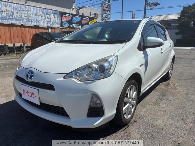 toyota aqua 2014 CFJ1677440 image 1