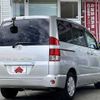 toyota noah 2005 504928-923664 image 2