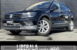 volkswagen tiguan 2017 -VOLKSWAGEN--VW Tiguan ABA-5NCZE--WVGZZZ5NZHW371829---VOLKSWAGEN--VW Tiguan ABA-5NCZE--WVGZZZ5NZHW371829-