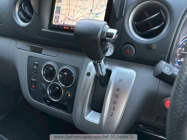 nissan nv350-caravan-van 2016 CFJ1696470 image 2
