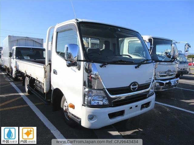 hino dutro 2017 -HINO--Hino Dutoro XZU775M-0002247---HINO--Hino Dutoro XZU775M-0002247- image 1