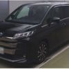 toyota noah 2023 quick_quick_6AA-ZWR90W_ZWR90-0080327 image 1