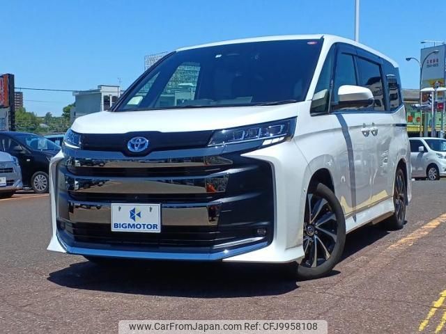 toyota noah 2022 quick_quick_6AA-ZWR90W_ZWR90-0028524 image 1