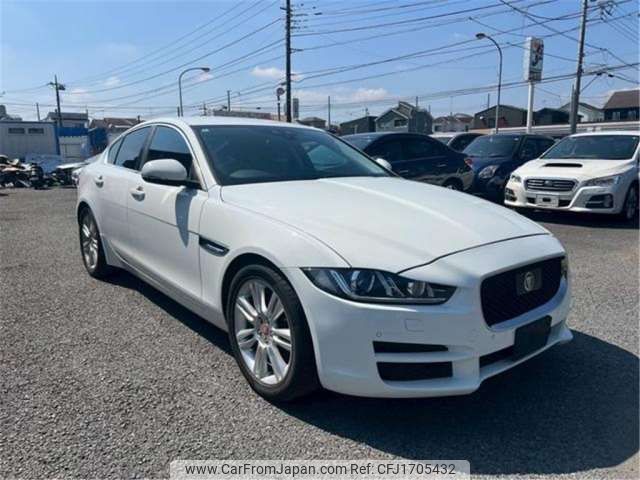 jaguar xe 2016 CFJ1705432 image 1