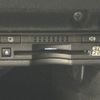 lexus is 2017 CFJ1817894 image 12