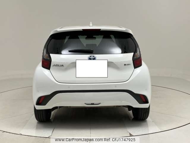 toyota aqua 2024 CFJ1747925 image 2