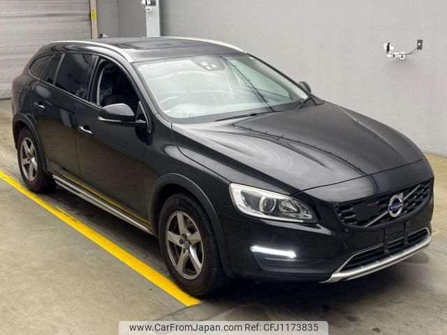 volvo v60 2018 quick_quick_LDA-FD4204T_YV1FZA8RDJ2059581 image 1