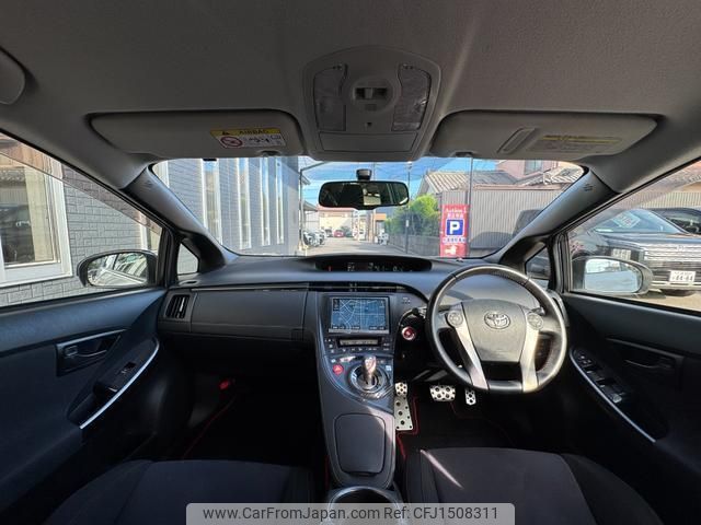 toyota prius 2013 CFJ1508311 image 2