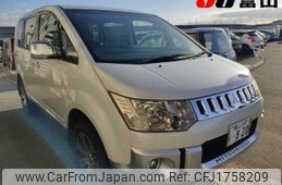 mitsubishi delica-d5 2010 CFJ1758209