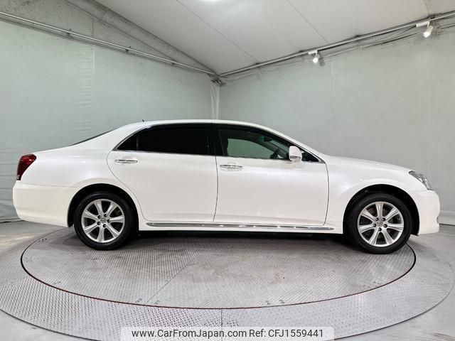 toyota crown-majesta 2010 CFJ1559441 image 2