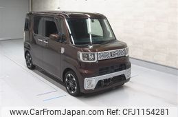 toyota pixis-mega 2016 -TOYOTA--Pixis Mega LA700A-0002765---TOYOTA--Pixis Mega LA700A-0002765-